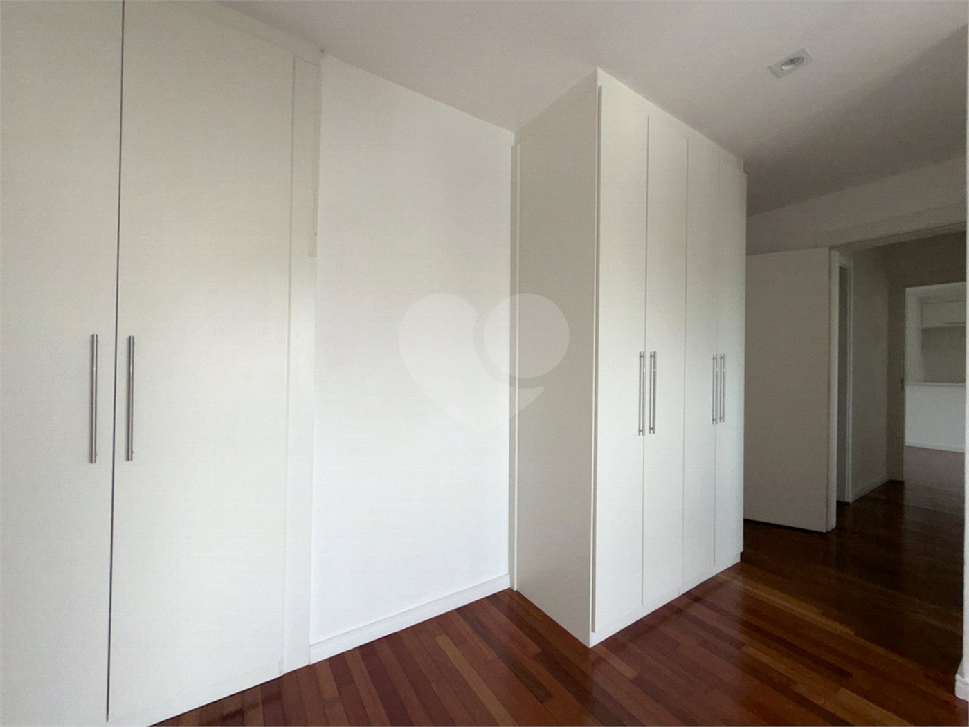 Apartamento à venda com 2 quartos, sendo 1 suíte,  em Vila Mariana, São Paulo, SP