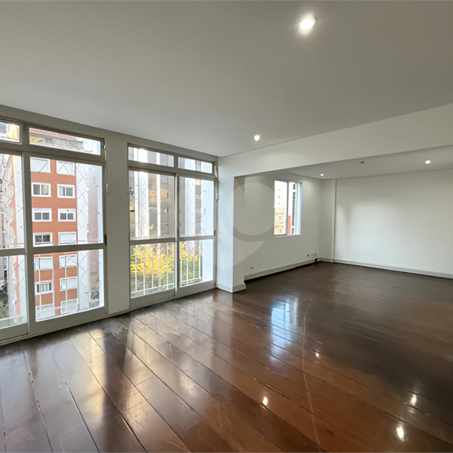 Apartamento à venda com 3 quartos, sendo 1 suíte, em Cerqueira César, São Paulo, SP