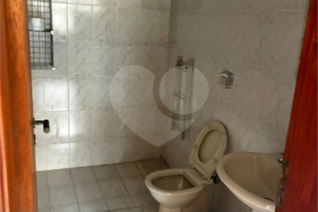 Sobrado para alugar com 4 quartos, sendo 2 suítes,  no Centro, Três Lagoas, MS