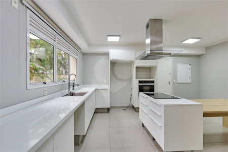 Apartamento à venda com 4 quartos, sendo 3 suítes, em Granja Julieta, São Paulo, SP