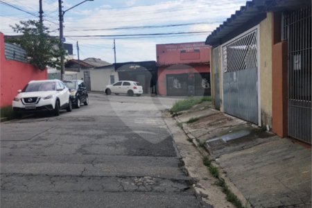 Sobrado à venda com 3 suítes em Vila Marari, São Paulo, SP