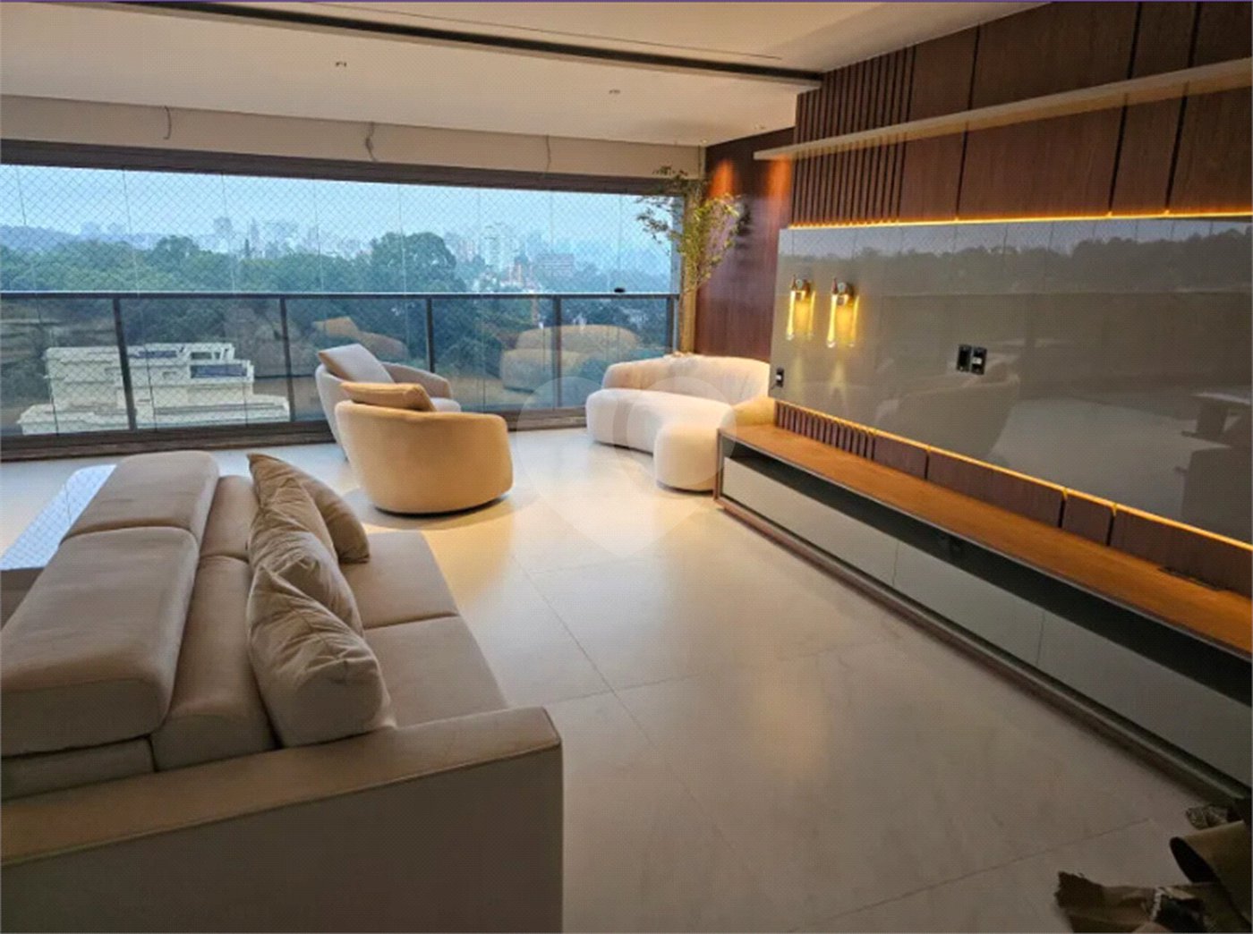 Apartamento à venda com 3 suítes em Jardim Morumbi, São Paulo, SP