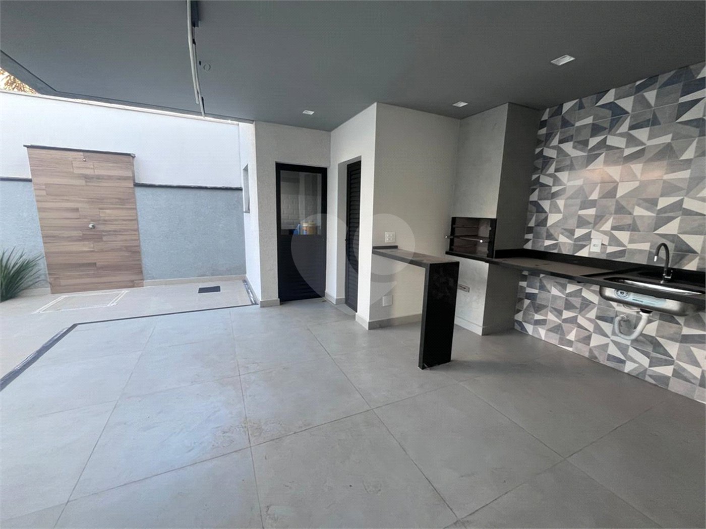 Casa à venda com 3 suítes no condomínio Sun Lake, Sorocaba - SP