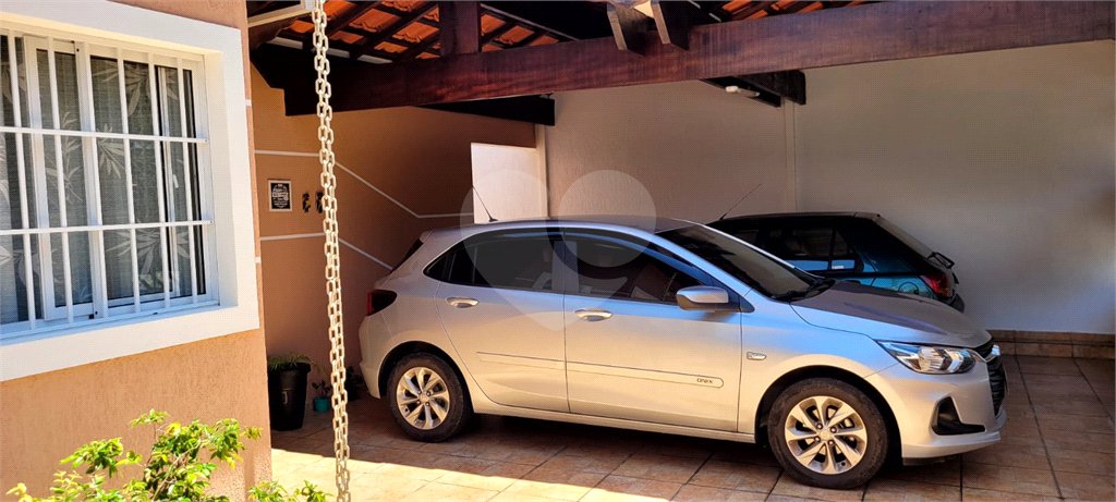 Casa à venda com 3 quartos, sendo 1 suíte,  no Centro, Guararema, SP