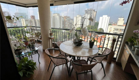 Apartamento à venda com 2 suítes em Campo Belo, São Paulo, SP