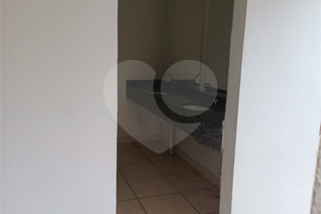 Apartamento à venda com 2 quartos em Lageado, Cotia, SP