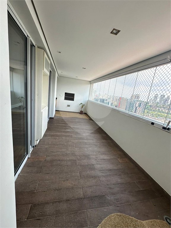 Apartamento à venda com 3 quartos, sendo 1 suíte, em Brooklin Paulista, São Paulo, SP