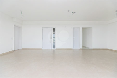 Apartamento à venda com 3 suítes em Jardim Marajoara, São Paulo, SP