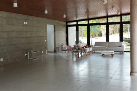 Casa à venda com 4 suítes no condomínio Itaporã, Atibaia - SP