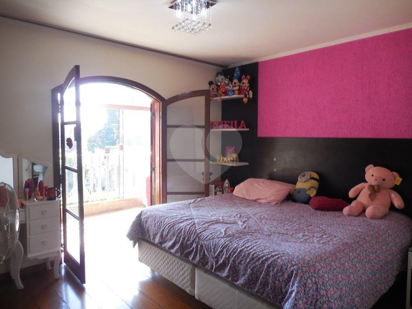 Sobrado à venda com 4 quartos, sendo 3 suítes, em Vila Gustavo, São Paulo, SP