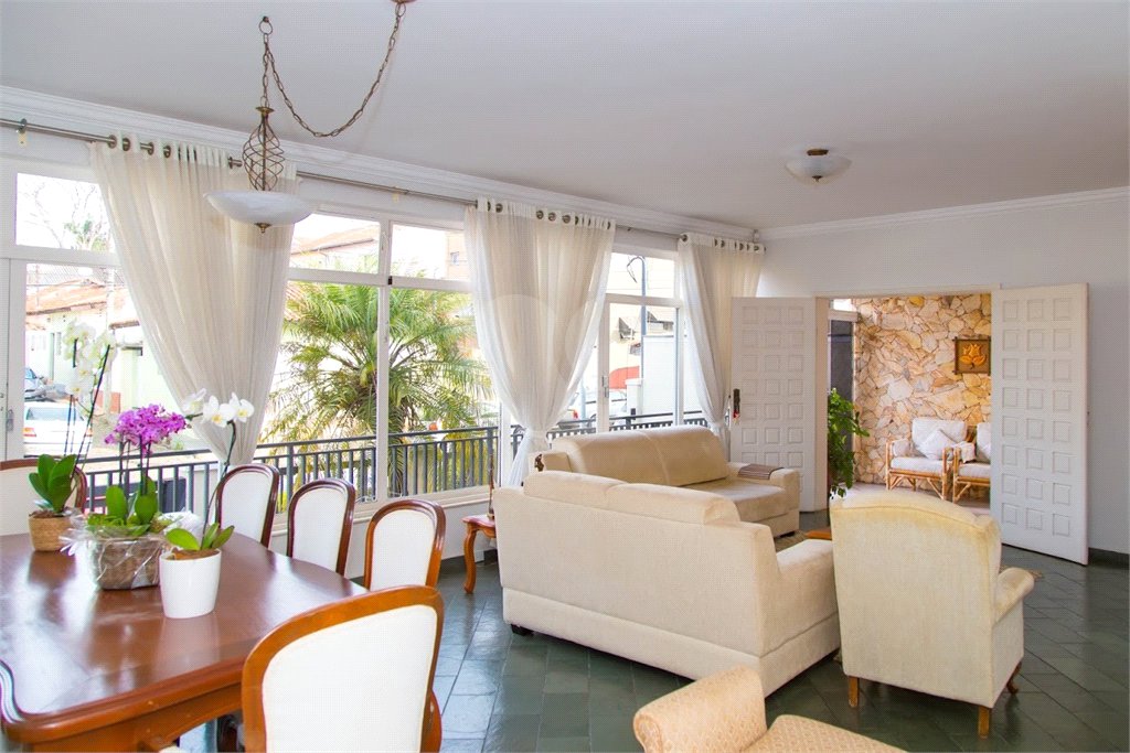 Casa à venda com 4 quartos, sendo 1 suíte, no Centro, Atibaia, SP