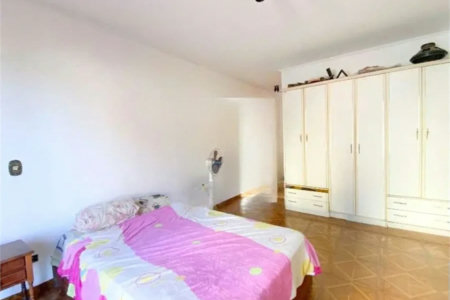 Sobrado à venda com 4 quartos em Vila Ipojuca, São Paulo, SP