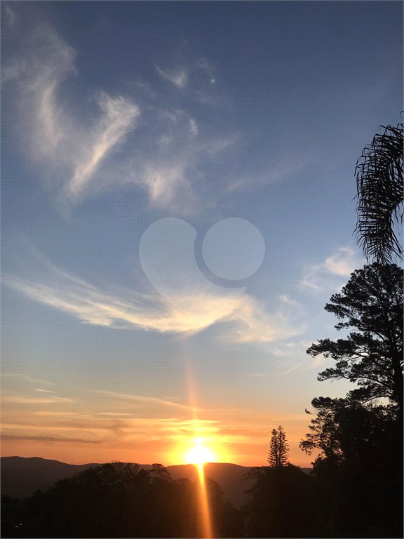 Sobrado à venda com 3 suítes em Barreiro, Mairiporã, SP