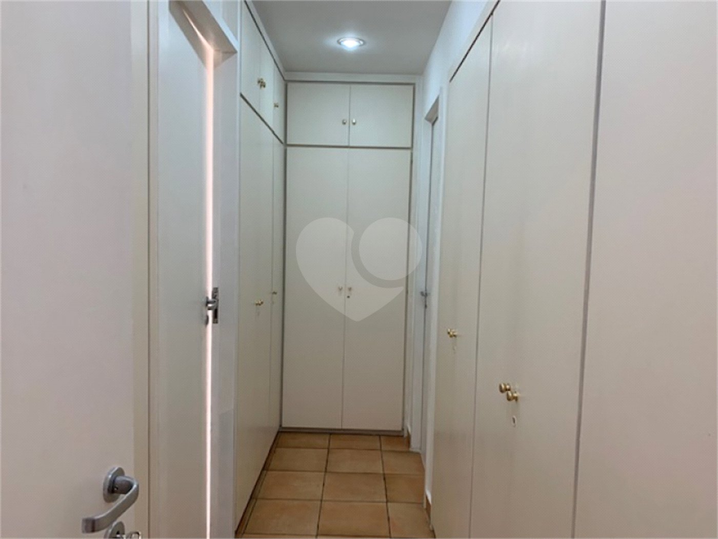 Apartamento à venda com 3 quartos, sendo 1 suíte, em Alto da Boa Vista, São Paulo, SP