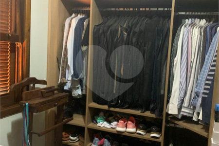 Casa à venda com 3 quartos, sendo 1 suíte, no condomínio Greenland, São Paulo - SP
