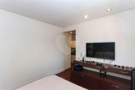 Apartamento para alugar com 3 quartos, sendo 1 suíte, em Água Branca, São Paulo, SP