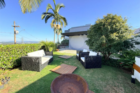Casa à venda ou para alugar com 4 suítes no condomínio Campo de Toscana, Vinhedo - SP