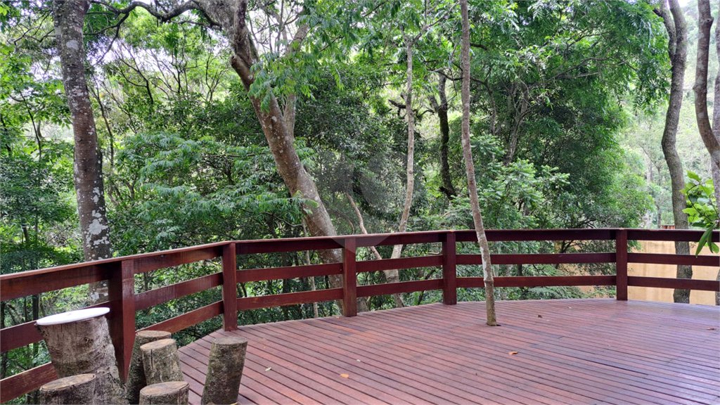 Casa à venda com 6 quartos, sendo 4 suítes, no condomínio Alpes da Cantareira, Mairiporã - SP