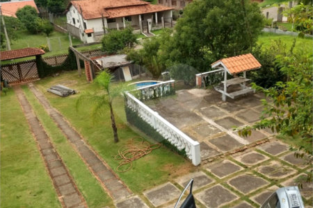 Casa à venda com 5 quartos, sendo 2 suítes, no condomínio Terras de Santa Rosa, Salto - SP