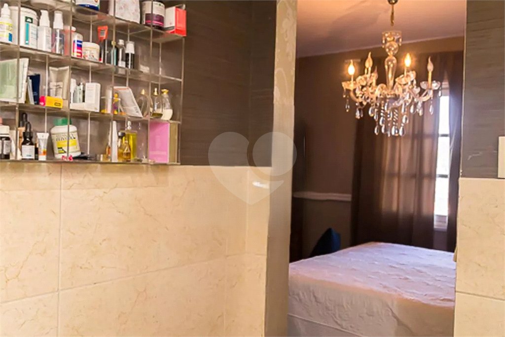 Casa à venda com 6 quartos, sendo 5 suítes,  em Vila do Encontro, São Paulo, SP