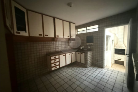 Sobrado à venda com 3 quartos, sendo 1 suíte,  em Vila Santo Antônio, São Paulo, SP
