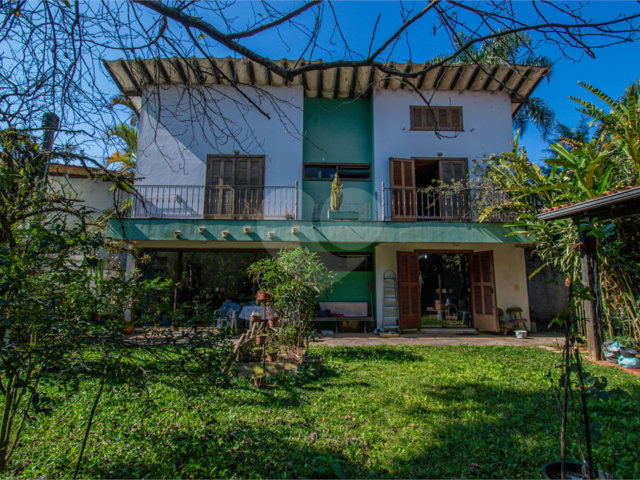 Casa à venda com 4 quartos, sendo 2 suítes,  em Chácara Flora, São Paulo, SP