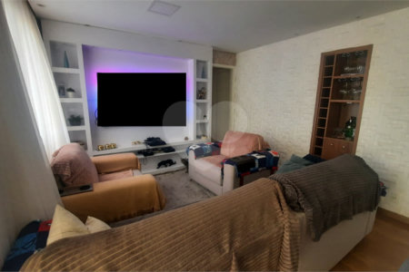 Apartamento à venda com 3 quartos, sendo 1 suíte, em Vila Santo Antônio, Guarulhos, SP
