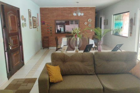 Casa à venda com 3 quartos, sendo 1 suíte,  em Vila Suissa, Mogi das Cruzes, SP
