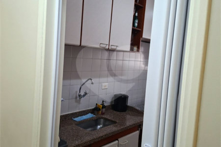 Apartamento à venda com 2 quartos em Parque Maria Domitila, São Paulo, SP