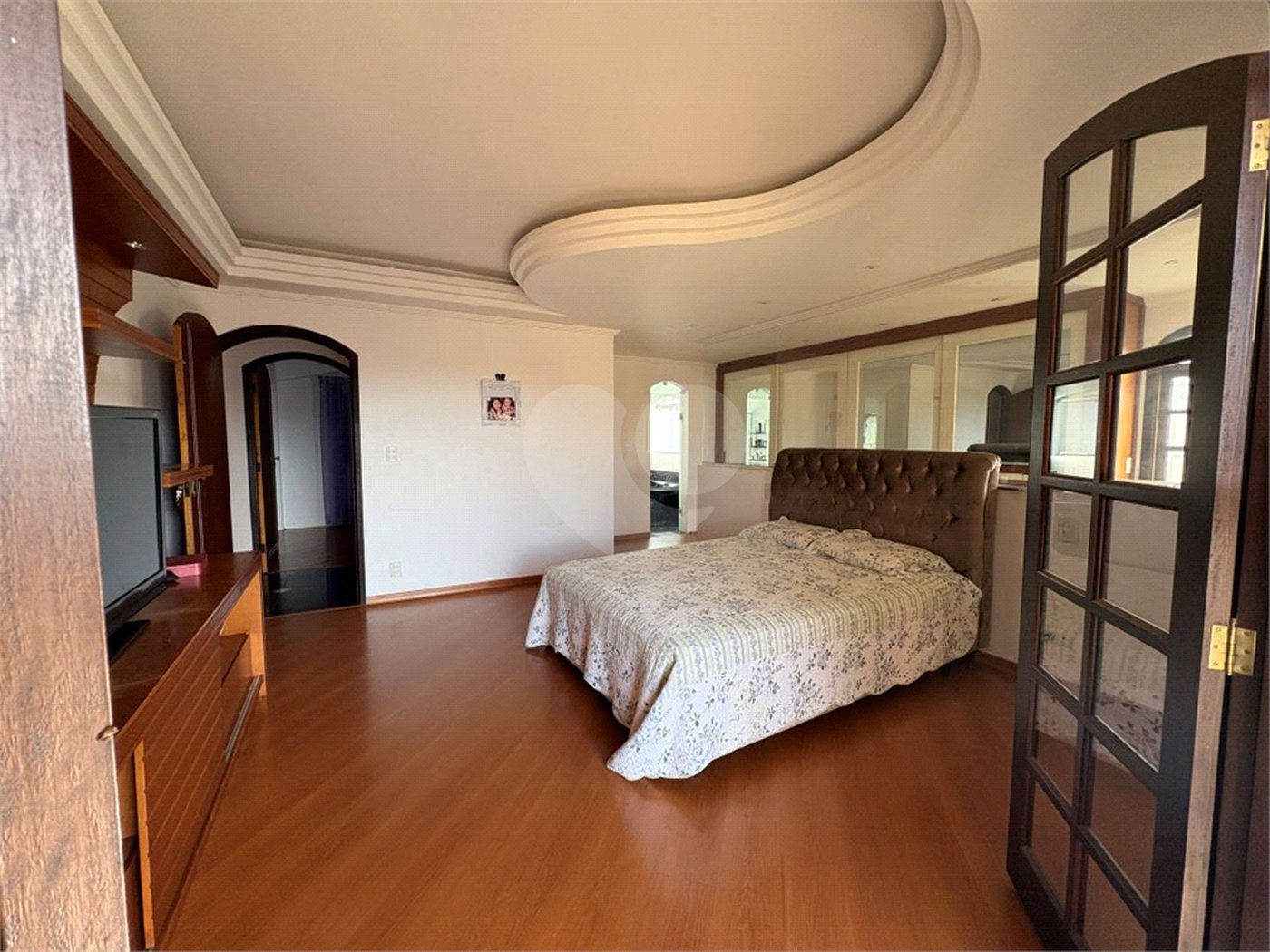 Casa à venda com 4 quartos, sendo 2 suítes,  em Vila Oliveira, Mogi das Cruzes, SP