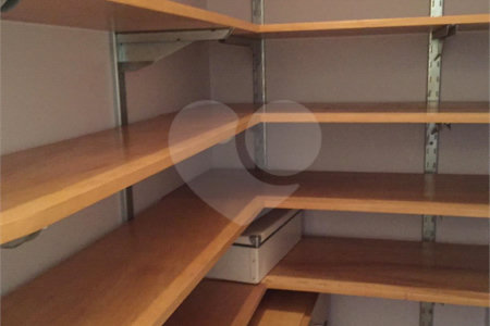 Casa à venda com 4 quartos, sendo 2 suítes, no condomínio Residencial Morumbi, São Paulo - SP