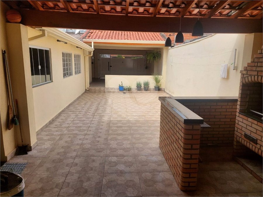 Casa de Vila à venda com 3 quartos em Jardim Santa Cruz, Salto, SP