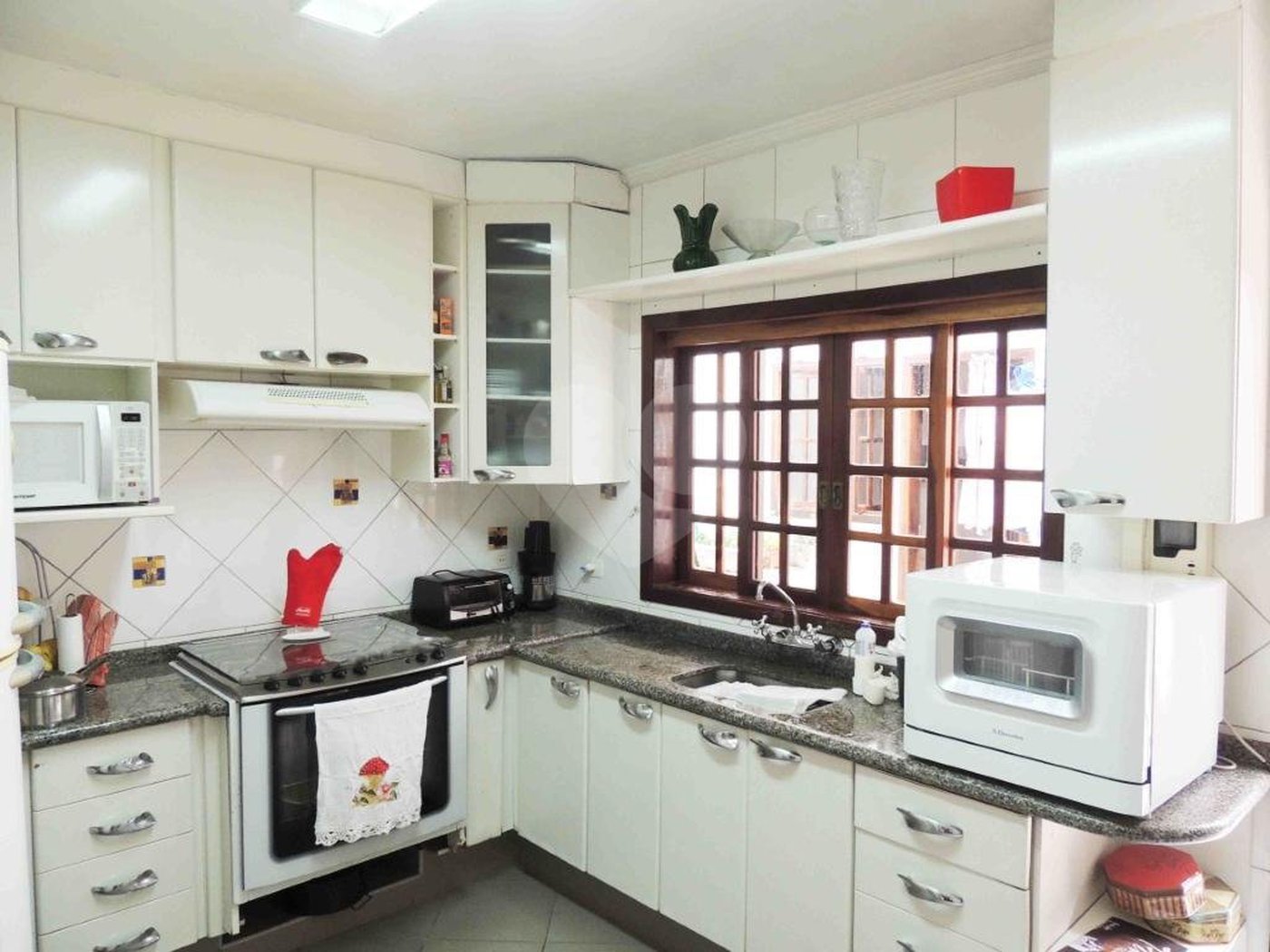 Sobrado à venda com 4 quartos, sendo 2 suítes, em Jardim Prudência, São Paulo, SP
