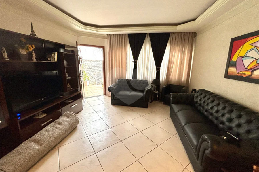 Casa à venda com 4 quartos, sendo 3 suítes, no condomínio Tremembé, São Paulo - SP