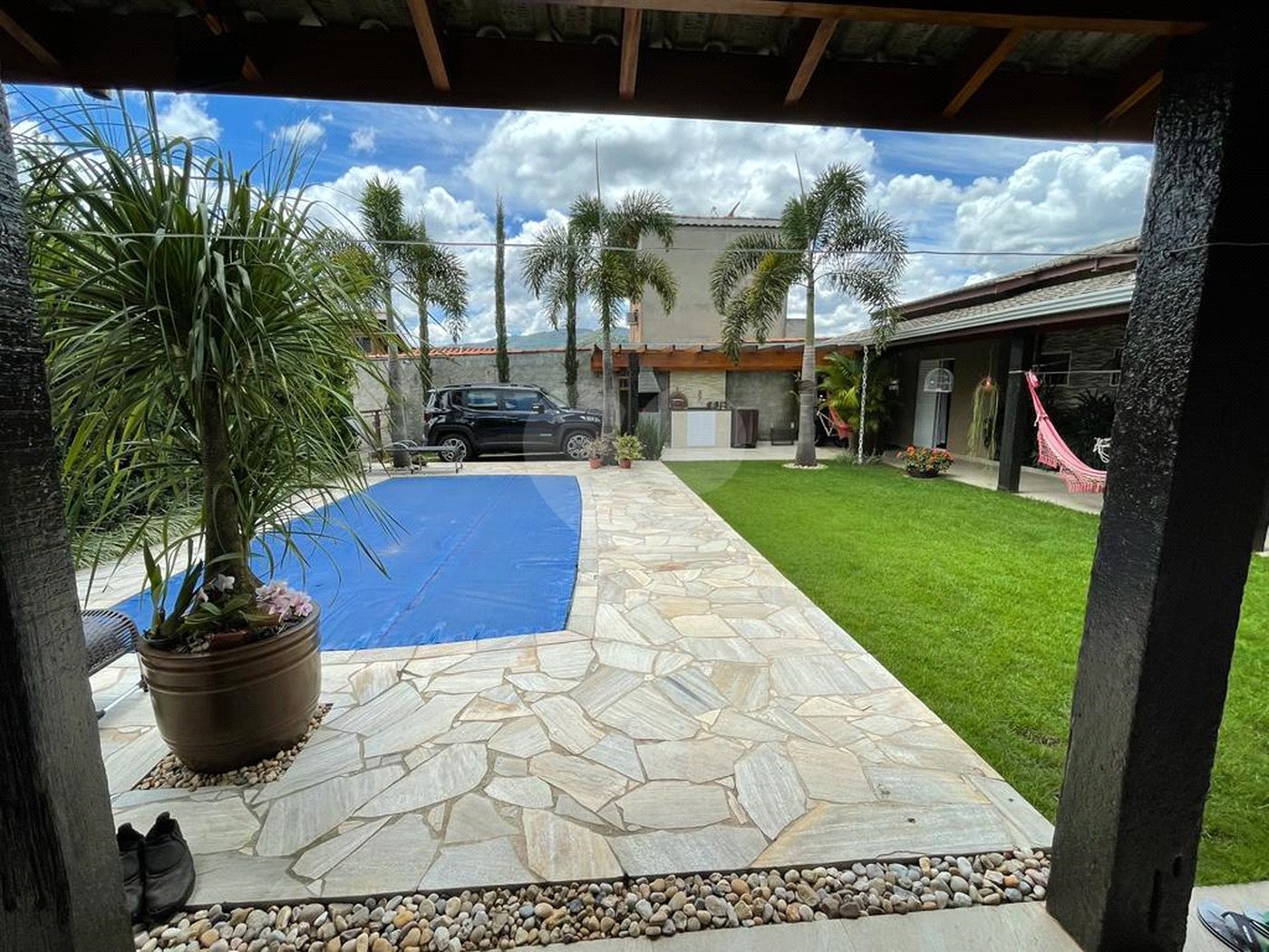 Casa à venda com 8 quartos, sendo 2 suítes,  em Jardim Estância Brasil, Atibaia, SP