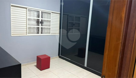 Casa Térrea à venda com 3 quartos, sendo 1 suíte,  em Jardim Ouro Branco, Ribeirão Preto, SP