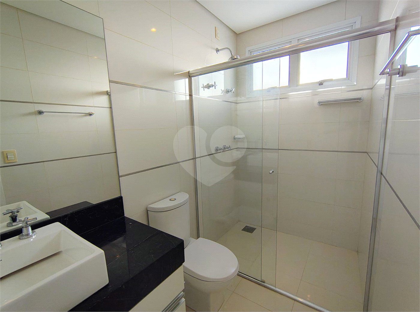 Casa à venda ou para alugar com 4 suítes no condomínio Quinta das Laranjeiras, Jundiaí - SP