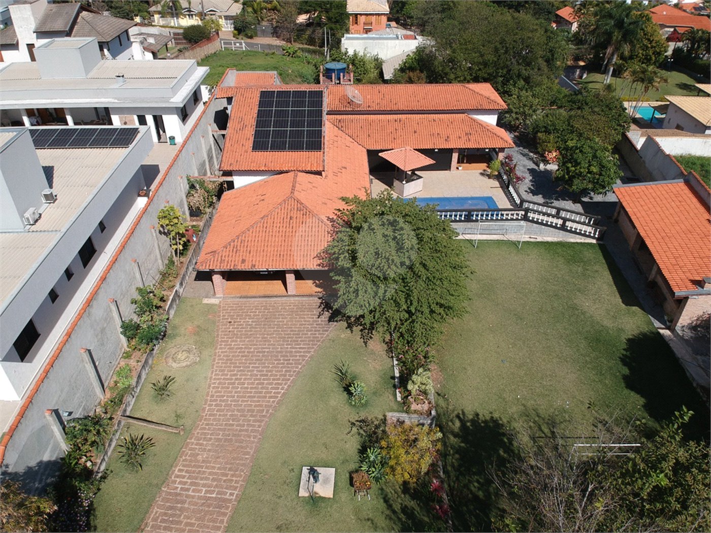 Casa à venda com 3 quartos, sendo 1 suíte, no condomínio Acmti - Colinas do Mosteiro, Terras de Itaici e Recanto dos Pássaros, Indaiatuba - SP