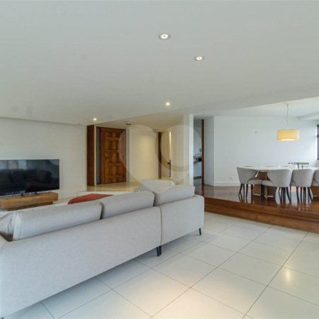 Apartamento à venda com 4 quartos, sendo 3 suítes, em Campo Belo, São Paulo, SP