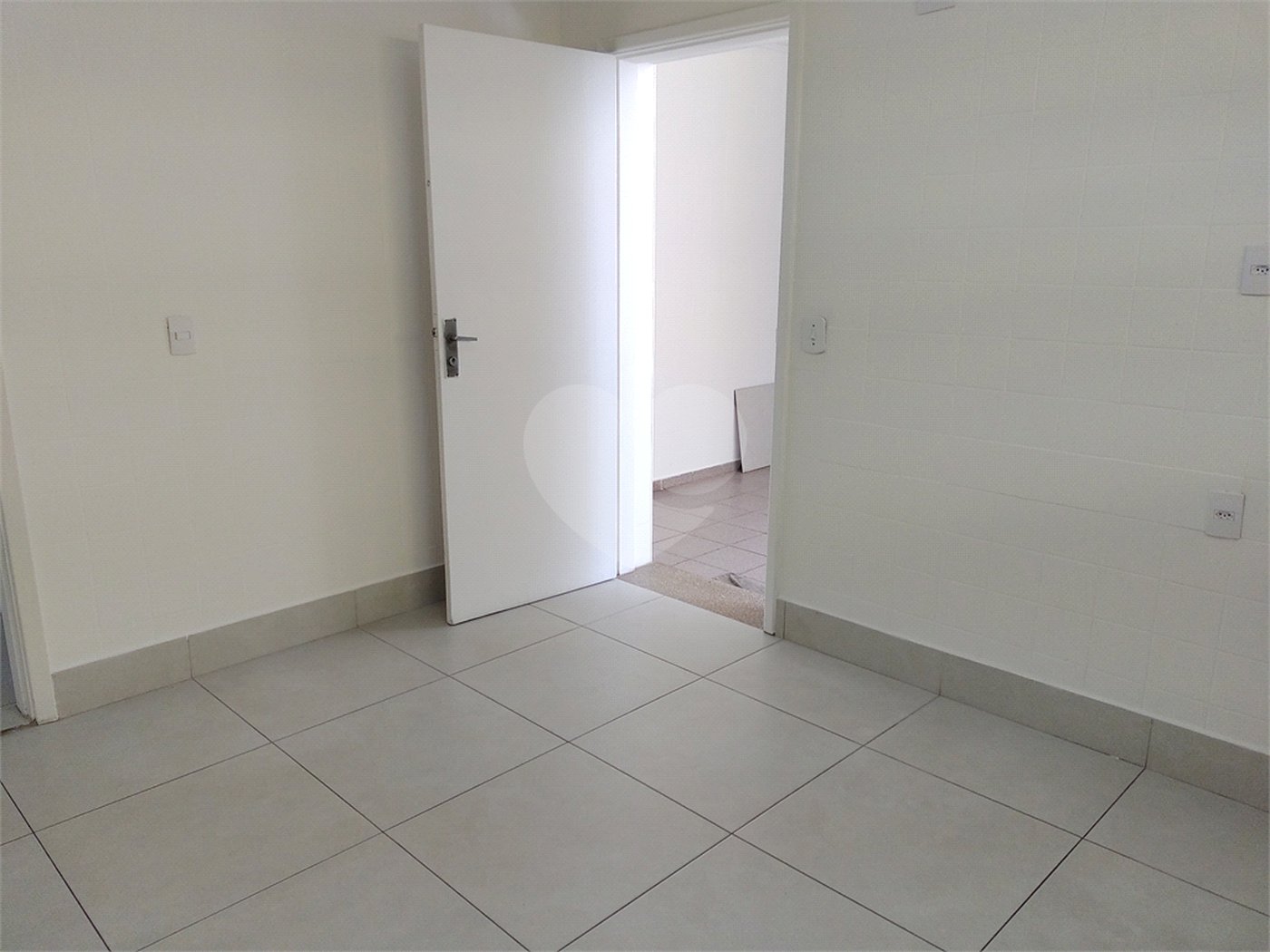 Casa à venda com 3 quartos, sendo 1 suíte,  em Vila Cordeiro, São Paulo, SP