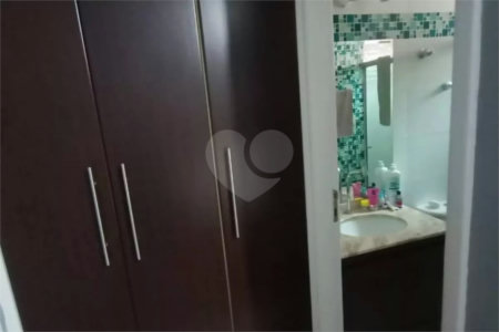 Casa à venda com 3 quartos, sendo 1 suíte, no condomínio Jardim das Palmas, São Paulo - SP