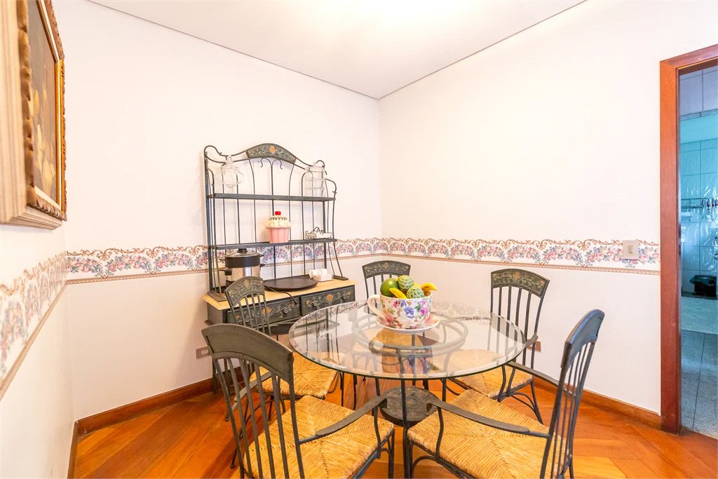Casa à venda com 4 quartos, sendo 2 suítes, em Brooklin Paulista, São Paulo, SP