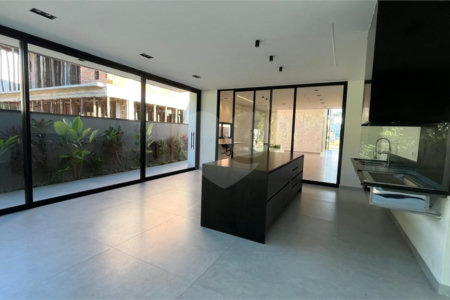 Casa à venda com 4 suítes no condomínio Residencial Granville, Atibaia - SP