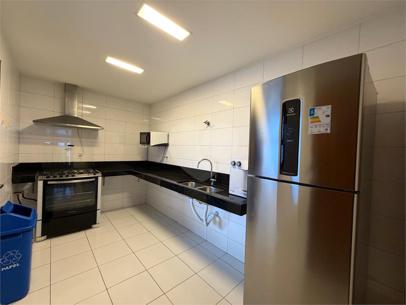 Apartamento à venda com 3 suítes em Braga, Cabo Frio, RJ