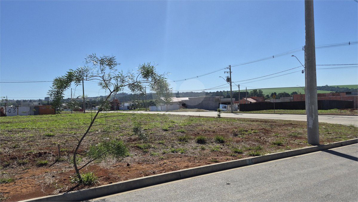 Terreno à venda em Loteamento Residencial Tivolli, Itapetininga, SP