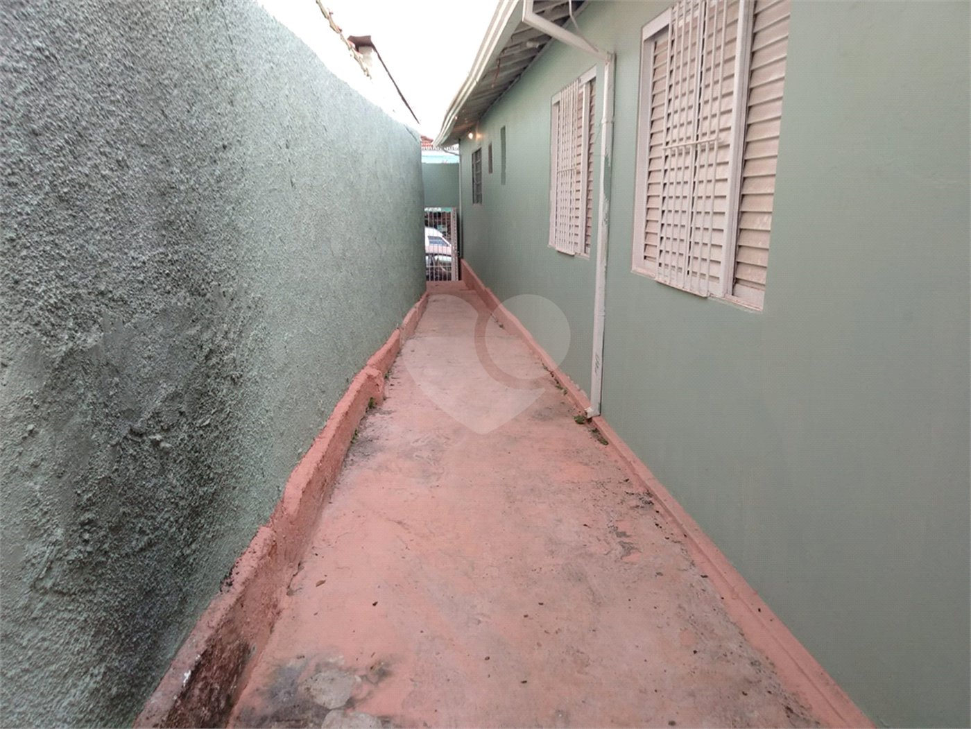 Casa térrea para venda.