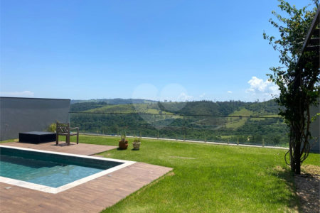Casa à venda ou para alugar com 4 suítes no condomínio Campo de Toscana, Vinhedo - SP