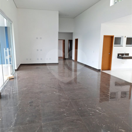 Casa em condomínio à venda com 3 suítes no Centro, Bom Jesus dos Perdões, SP