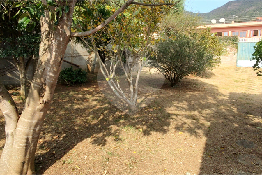 Casa à venda com 3 quartos, sendo 1 suíte, no Centro, Extrema, MG