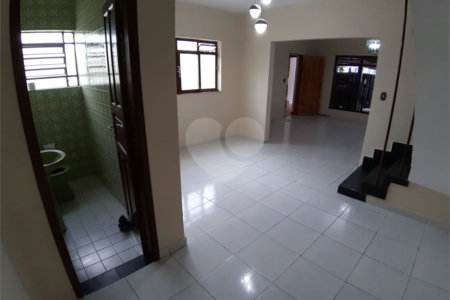 Casa à venda com 3 quartos, sendo 1 suíte,  em Vila Gomes, São Paulo, SP